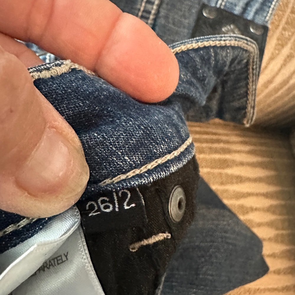 LUXE Jeans - Picture 4 of 4